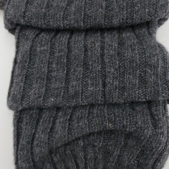 🆕️ Legwarmers with Pom Pom Burgundy - Picture 4 of 7